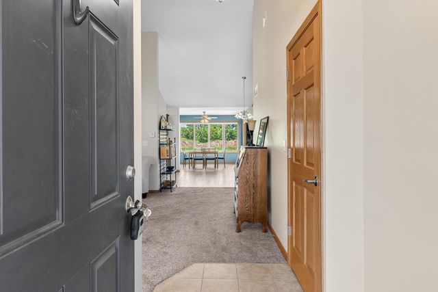211 Windmill LANE, Walworth, WI 53184