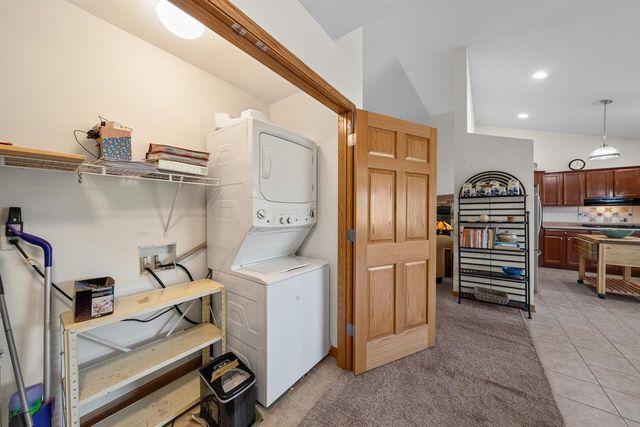 211 Windmill LANE, Walworth, WI 53184