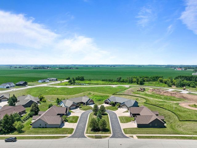 211 Windmill LANE, Walworth, WI 53184