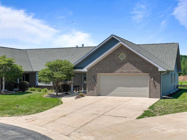 211 Windmill LANE, Walworth, WI 53184