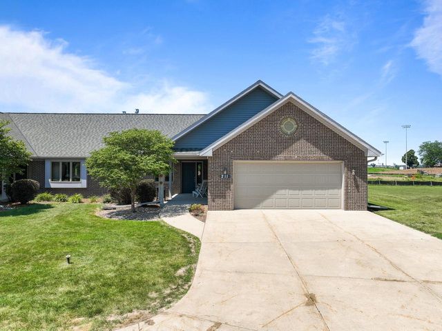 211 Windmill LANE, Walworth, WI 53184