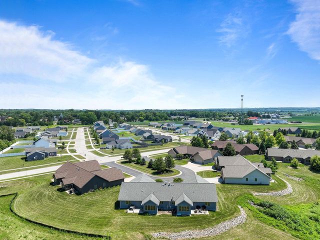 211 Windmill LANE, Walworth, WI 53184