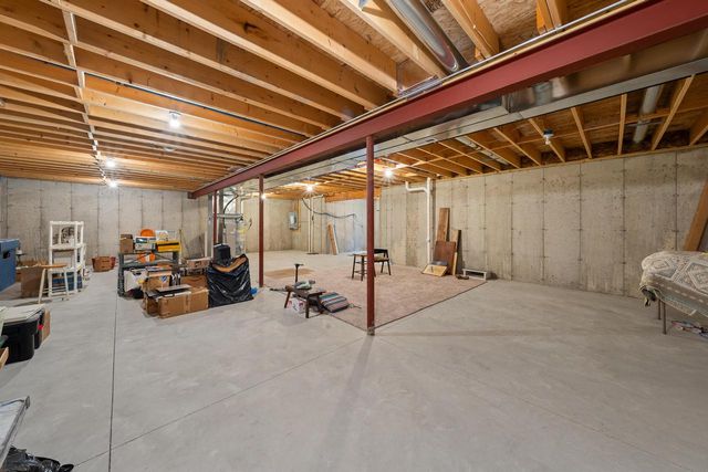 211 Windmill LANE, Walworth, WI 53184