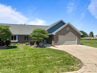 211 Windmill LANE, Walworth, WI 53184