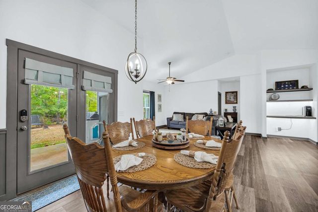 153 N Point Circle, Hartwell, GA 30643