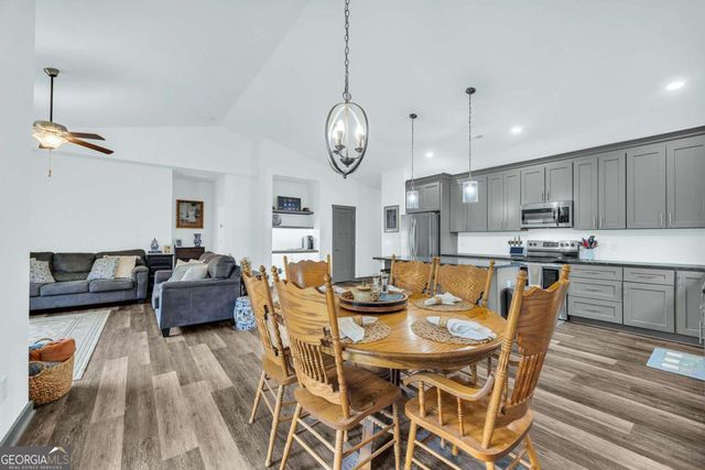 153 N Point Circle, Hartwell, GA 30643