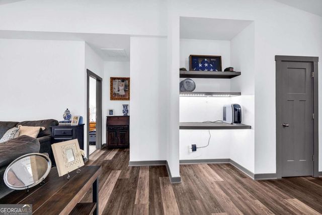 153 N Point Circle, Hartwell, GA 30643