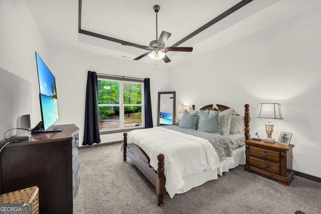 153 N Point Circle, Hartwell, GA 30643