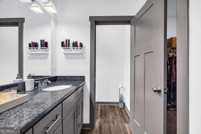 153 N Point Circle, Hartwell, GA 30643