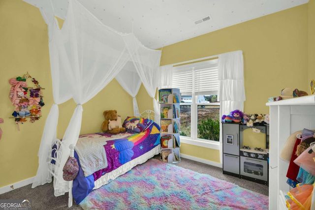 153 N Point Circle, Hartwell, GA 30643