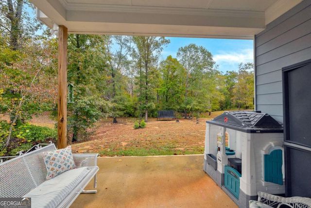 153 N Point Circle, Hartwell, GA 30643