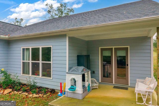 153 N Point Circle, Hartwell, GA 30643