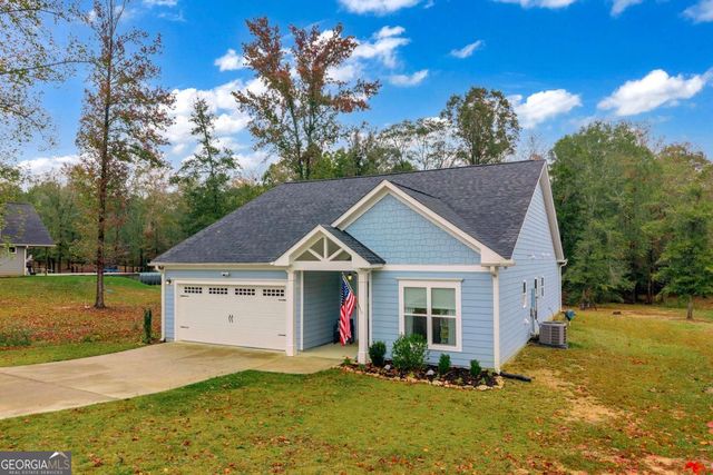 153 N Point Circle, Hartwell, GA 30643