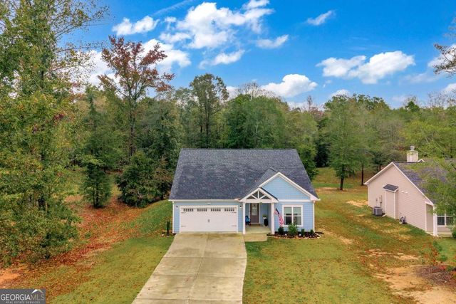 153 N Point Circle, Hartwell, GA 30643