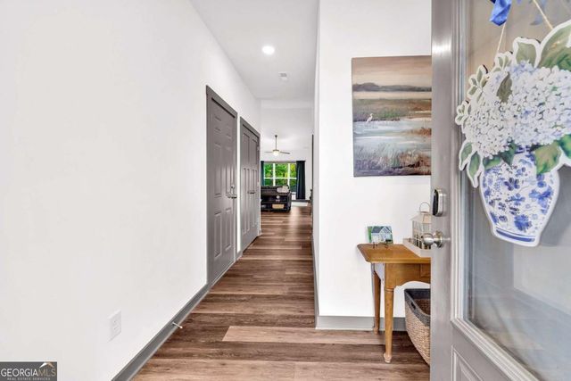 153 N Point Circle, Hartwell, GA 30643