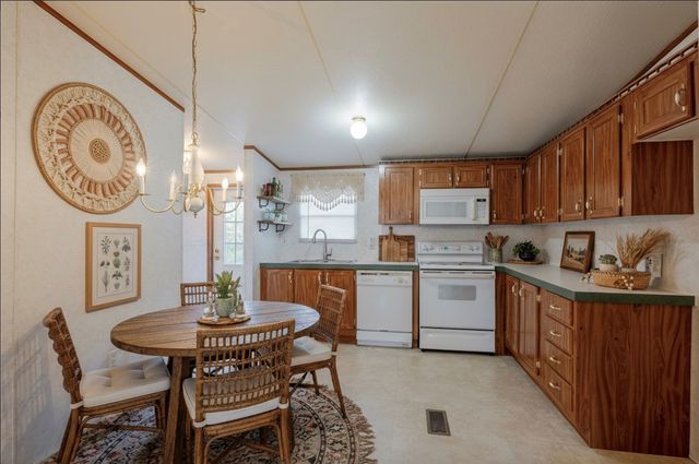 3233 Deer Path Lane, Weatherford, TX 76085