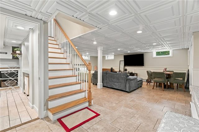 698 High Street, Cumberland, RI 02864