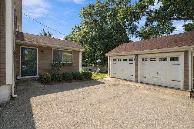 698 High Street, Cumberland, RI 02864