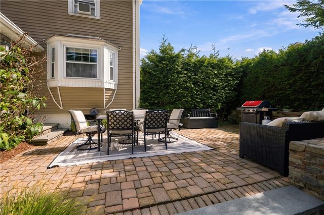 698 High Street, Cumberland, RI 02864