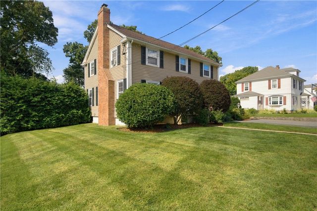 698 High Street, Cumberland, RI 02864