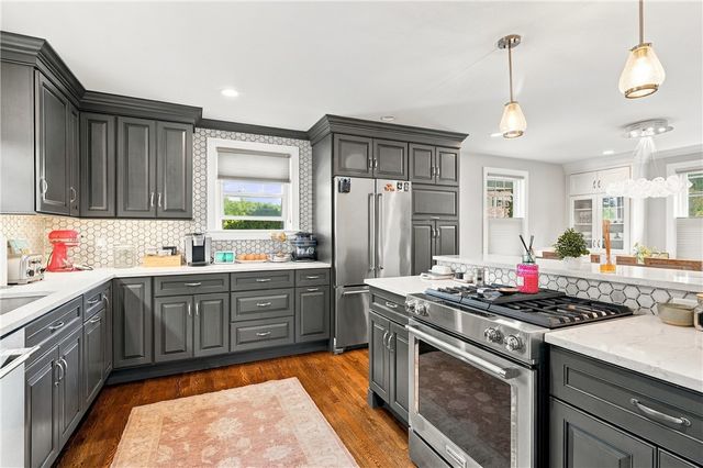 698 High Street, Cumberland, RI 02864