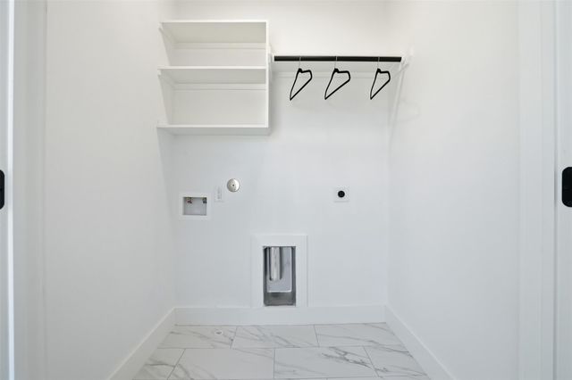 116 S 3rd Street, La Porte, TX 77571