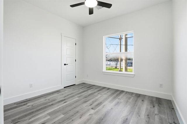 116 S 3rd Street, La Porte, TX 77571