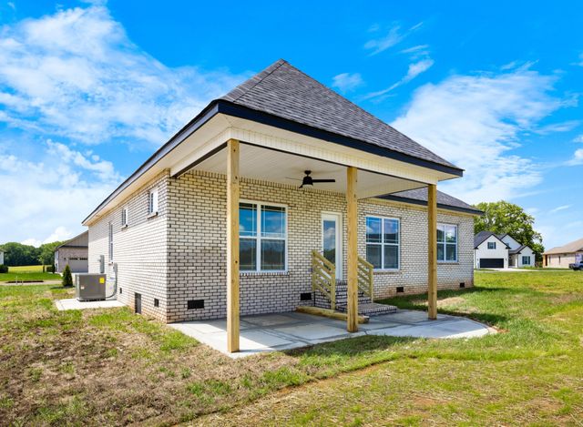 161 Aspen Pine Dr, Clarksville, TN 37043