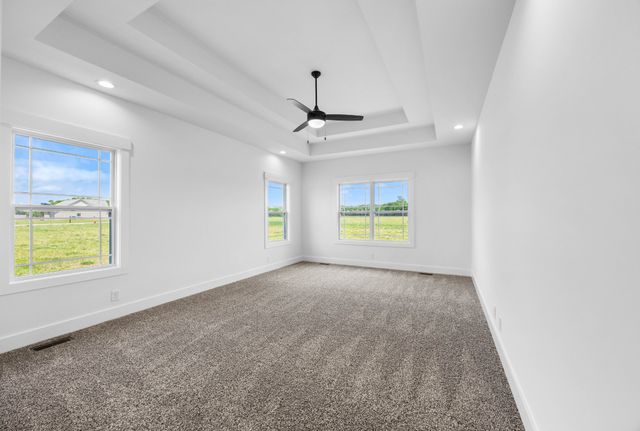 161 Aspen Pine Dr, Clarksville, TN 37043