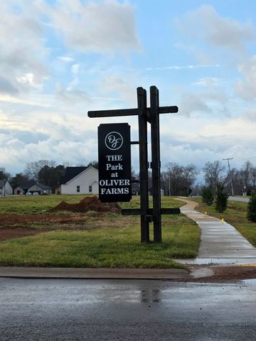 161 Aspen Pine Dr, Clarksville, TN 37043