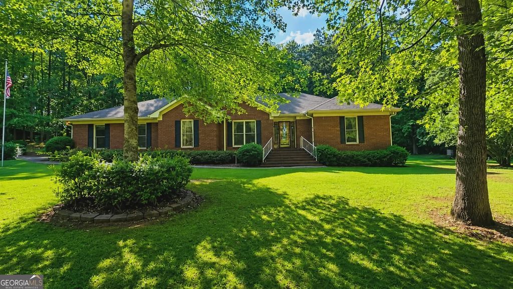 833 Mobley Bridge Road, Hogansville, GA 30230