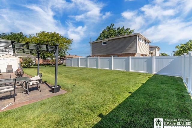 212 North Creek Drive, Cheektowaga, NY 14225