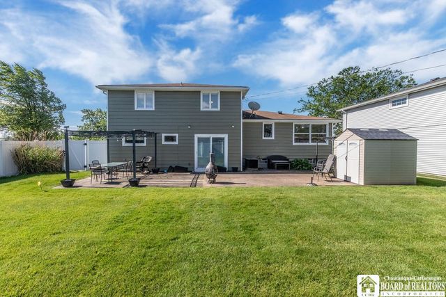 212 North Creek Drive, Cheektowaga, NY 14225