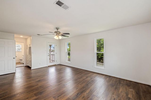 8902 Teichman Road, Galveston, TX 77554