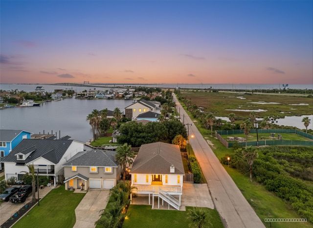 8902 Teichman Road, Galveston, TX 77554