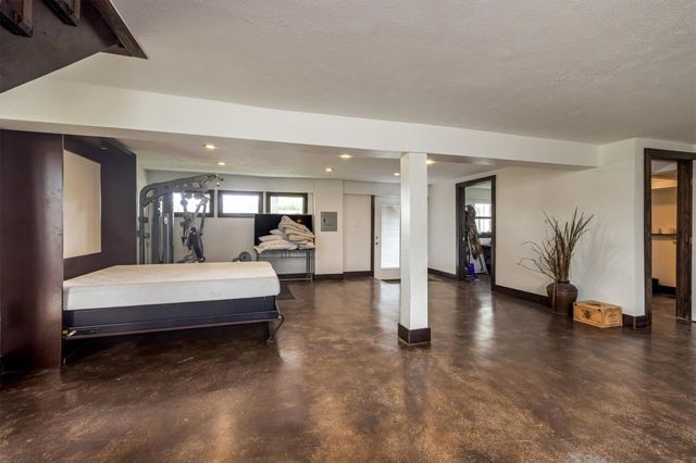 8902 Teichman Road, Galveston, TX 77554