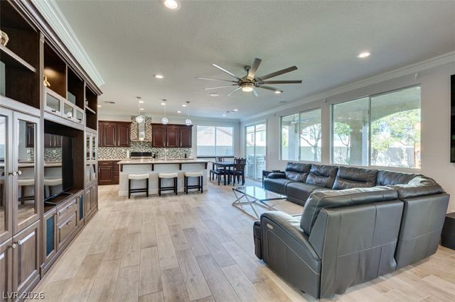 5056 Shadow Palm Court, Las Vegas, NV 89148