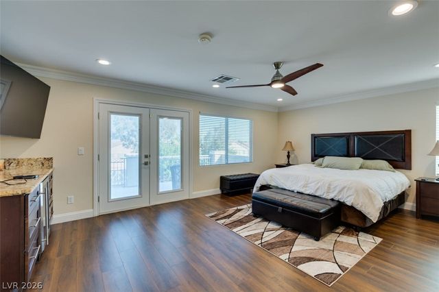 5056 Shadow Palm Court, Las Vegas, NV 89148