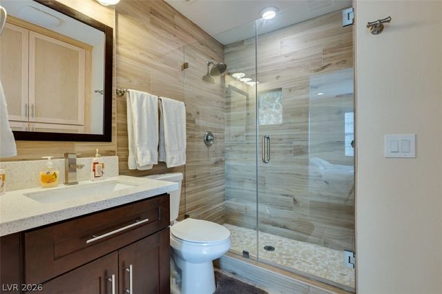 5056 Shadow Palm Court, Las Vegas, NV 89148