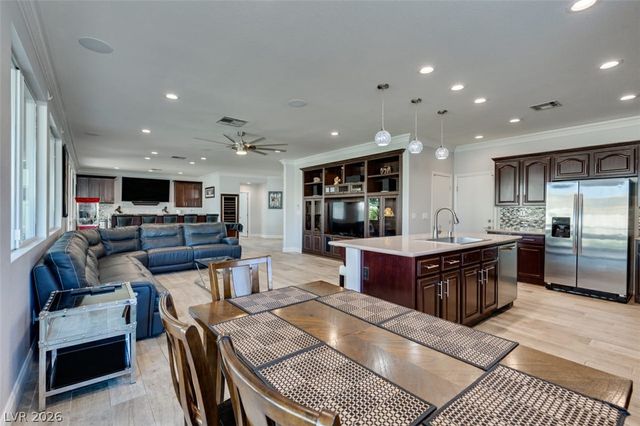 5056 Shadow Palm Court, Las Vegas, NV 89148