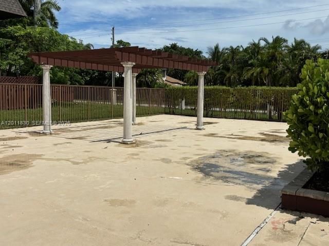 8601 SW 94 ST 126W, Miami, FL 33156