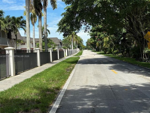8601 SW 94 ST 126W, Miami, FL 33156