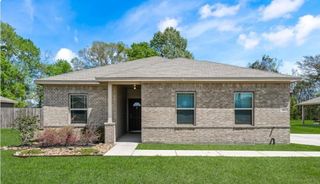 104 Tracie Drive, Dayton, TX 77535