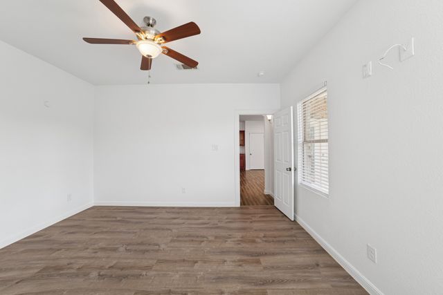 1253 E Jessamine Street, Fort Worth, TX 76104