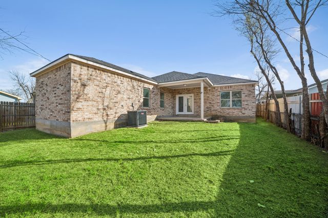 1253 E Jessamine Street, Fort Worth, TX 76104