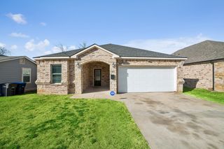1253 E Jessamine Street, Fort Worth, TX 76104