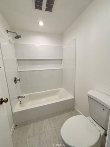 4646 Larwin Avenue, Cypress, CA 90630
