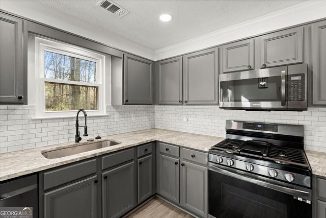 184 Ivy Trace Boulevard, Newnan, GA 30265