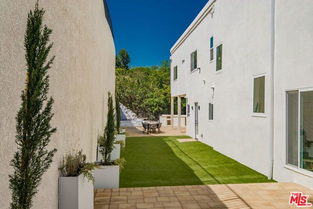 4211 Nogales Drive, Los Angeles, CA 91356