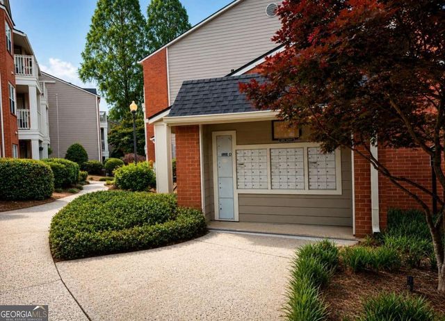 2043 Chastain Park Court NE, Atlanta, GA 30342